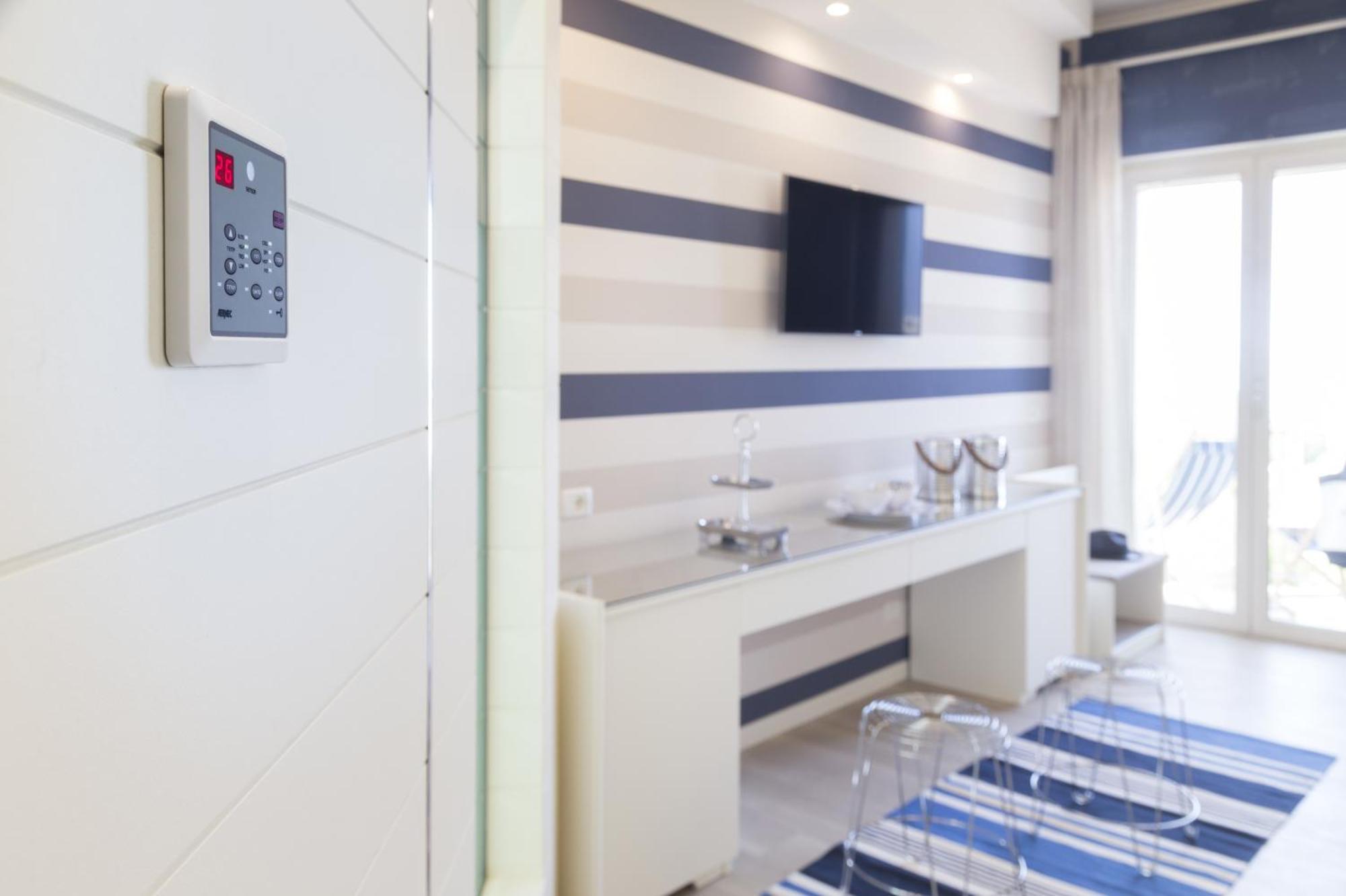 Hotel Atlantic Riviera Mare Misano Adriatico Chambre photo