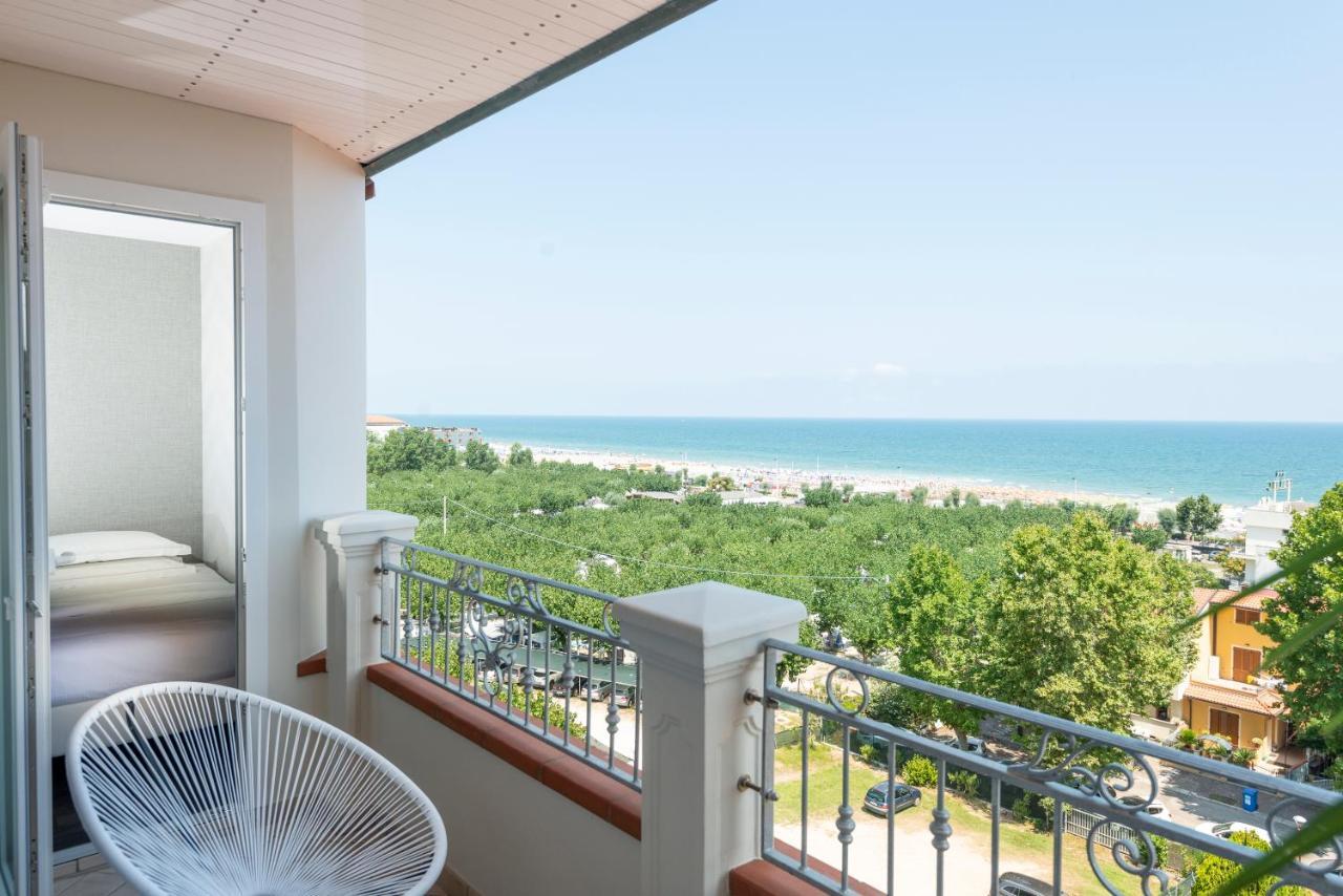 Hotel Atlantic Riviera Mare Misano Adriatico Extérieur photo