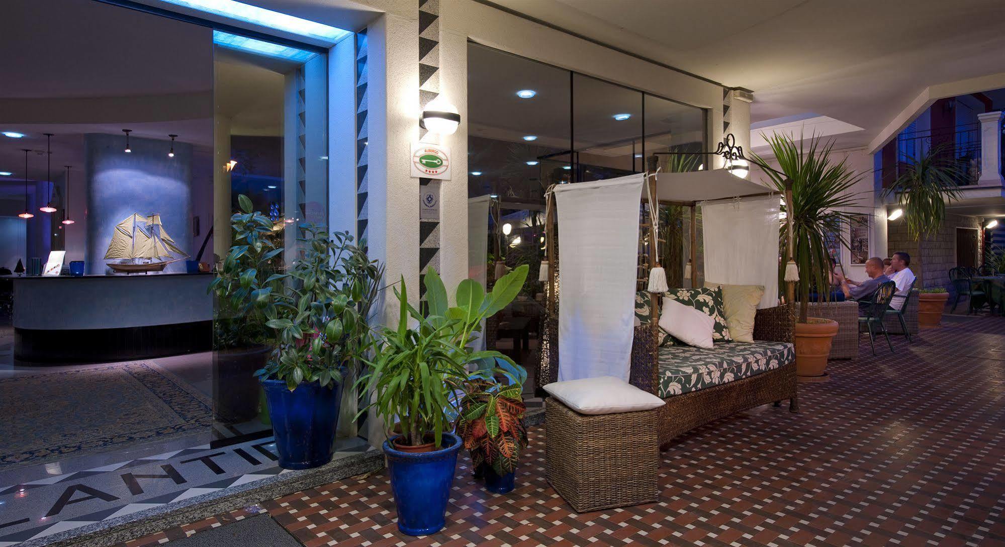 Hotel Atlantic Riviera Mare Misano Adriatico Extérieur photo
